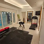 Ug Neubau City Wohnung - Pool, Gym, Sauna, Zweites Bad Extra Buchbar