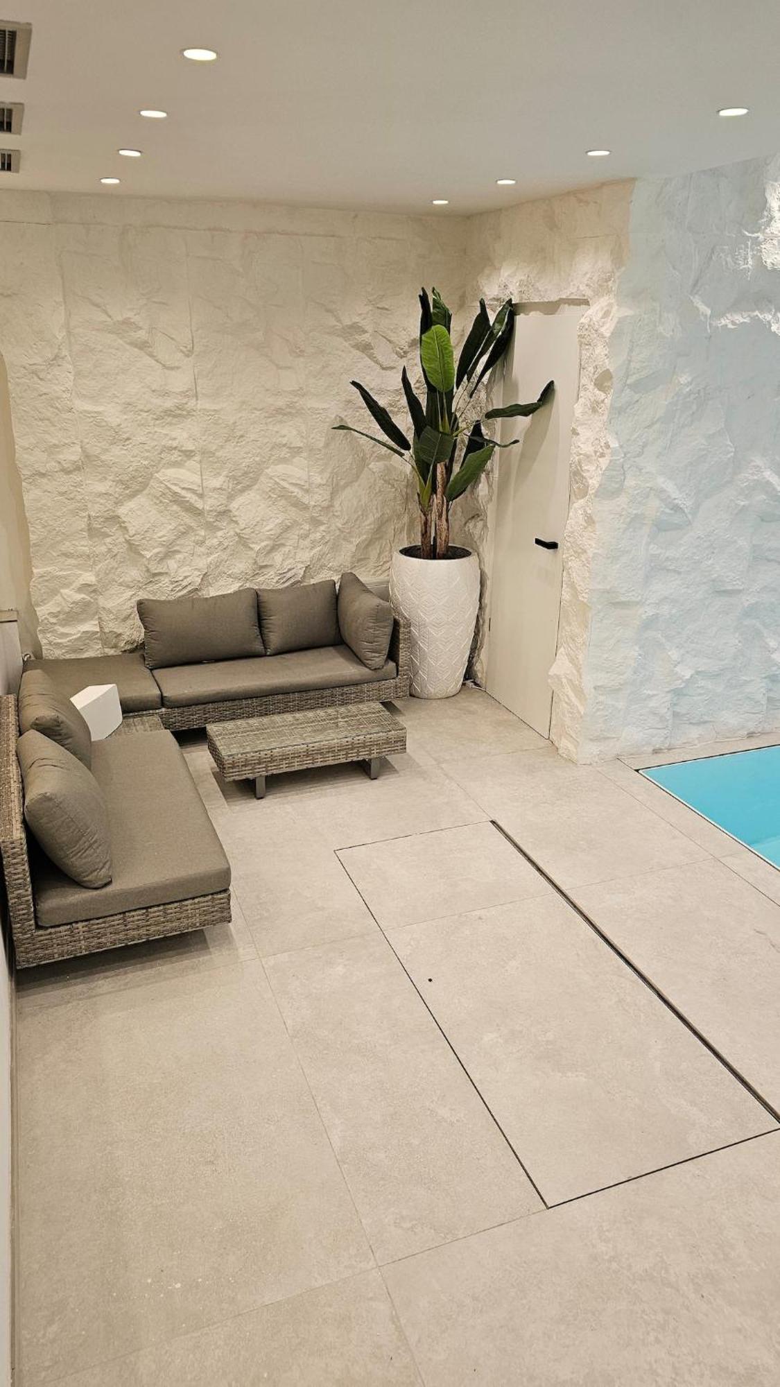 Apartment Ug Neubau - Pool, Gym, Sauna, Zweites Bad Extra Buchbar *